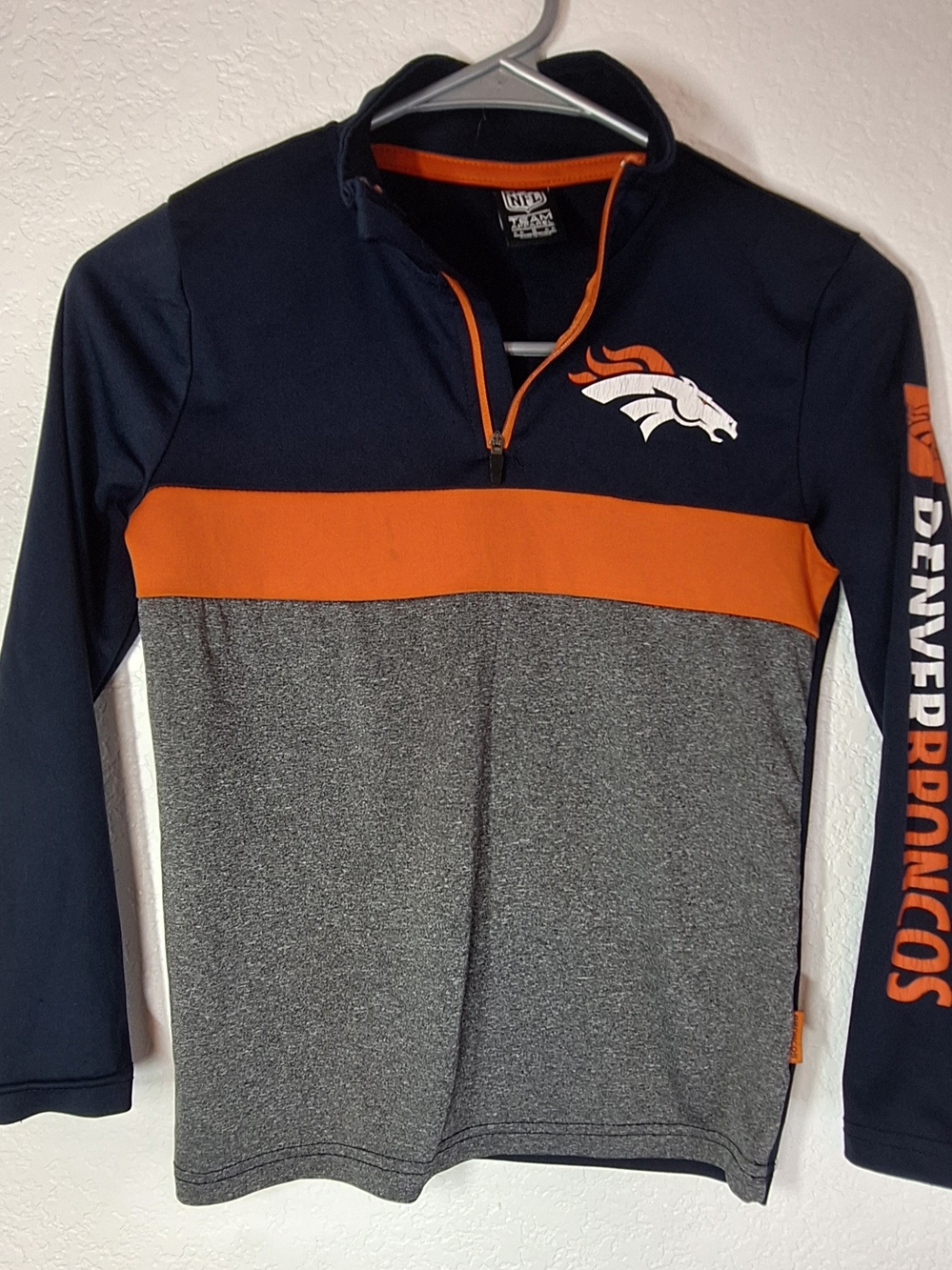 Denver Broncos NFL Team Apparel Youth 1/4 Zip Colorblock Pullover - Size 8 Small